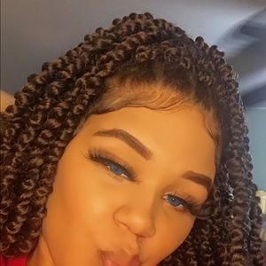 Meet your Posher, Kayla